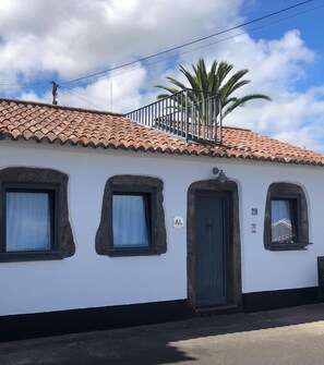 Exterior - "... one of the best bargains on airbnb." (Praia da Vitória)
