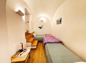 3 bedrooms, desk, soundproofing, iron/ironing board