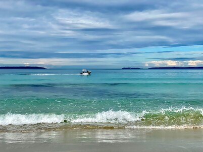 Rare Absolute Beachfront Cottage - Jervis Bay Views