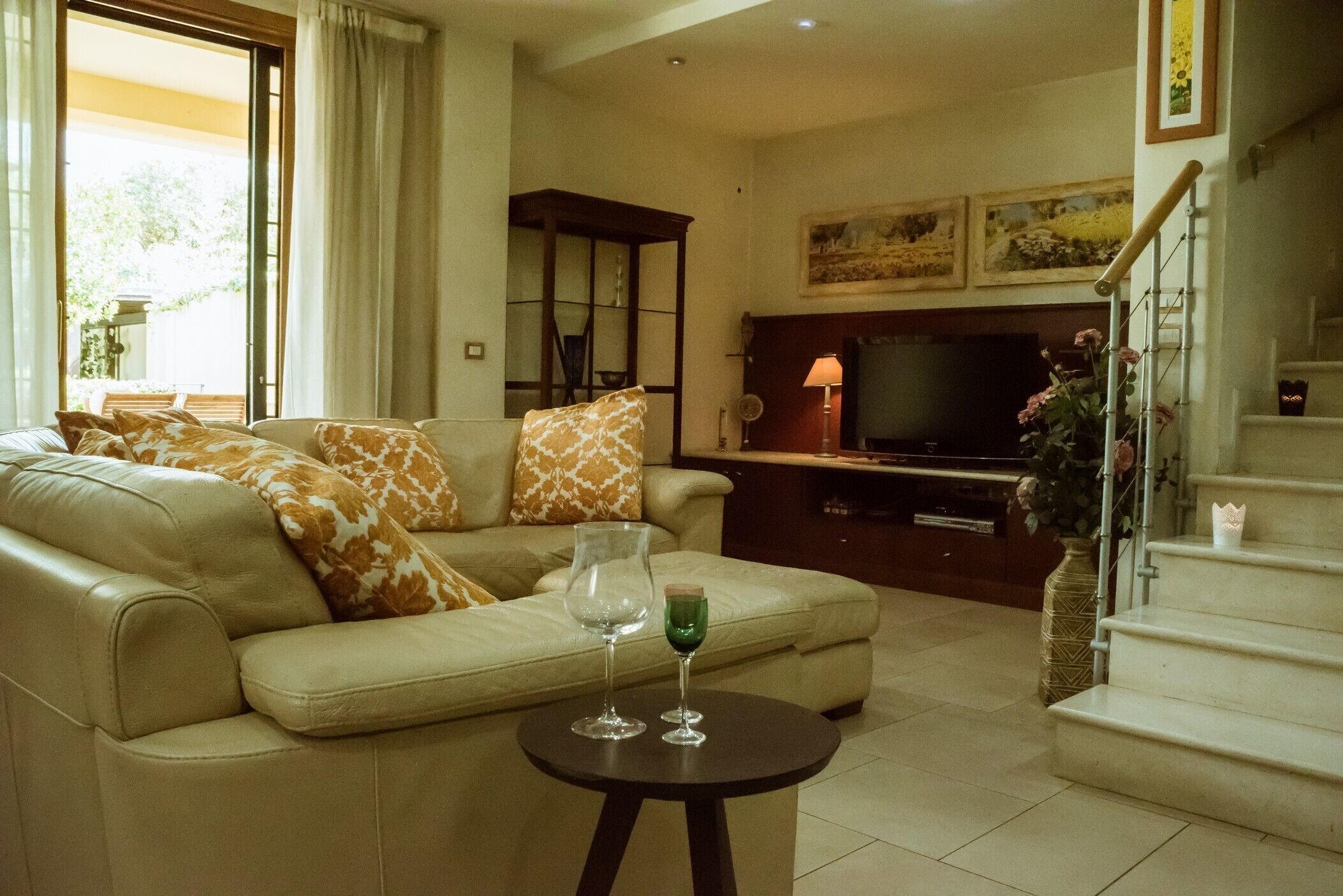 Villa with private pool, gym, Turkish bath and parking near the sea 