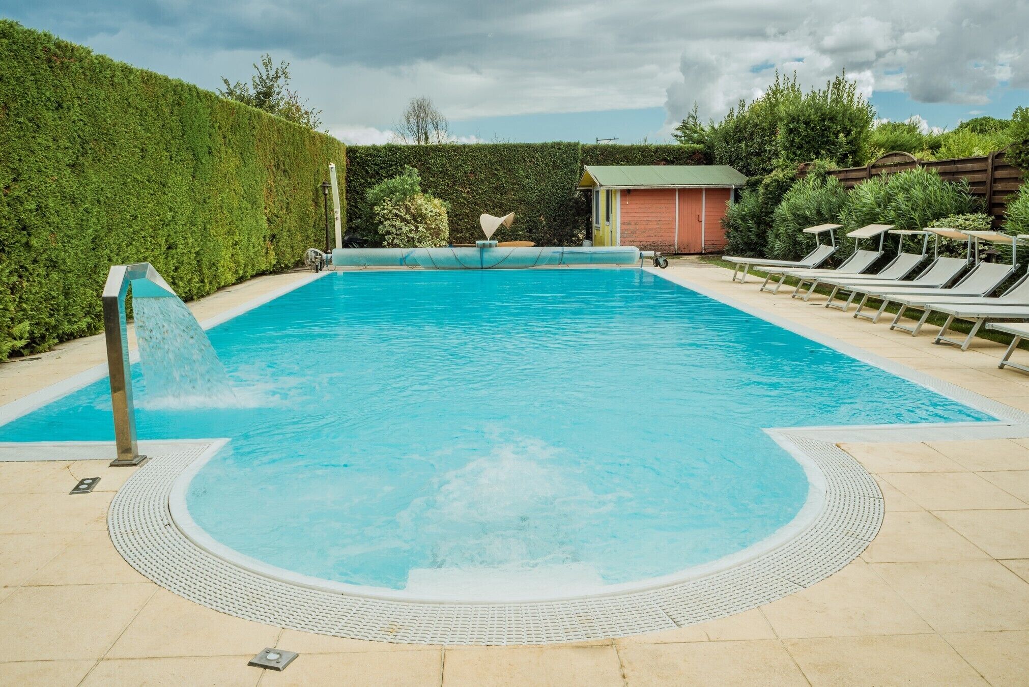 Villa with private pool, gym, Turkish bath and parking near the sea 