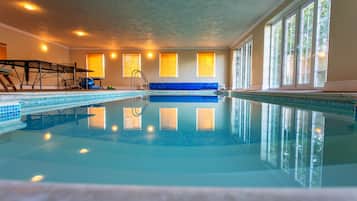 Innenpool, beheizter Pool