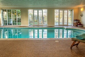 Innenpool, beheizter Pool