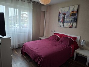 3 chambres, bureau, fer et planche à repasser, Wi-Fi gratuit