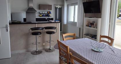 AIX LES BAINS LAC DU BOURGET VILLE