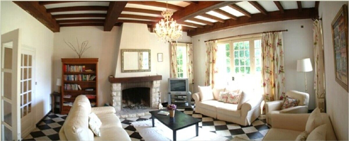 House with Pool Bordering the Dordogne River