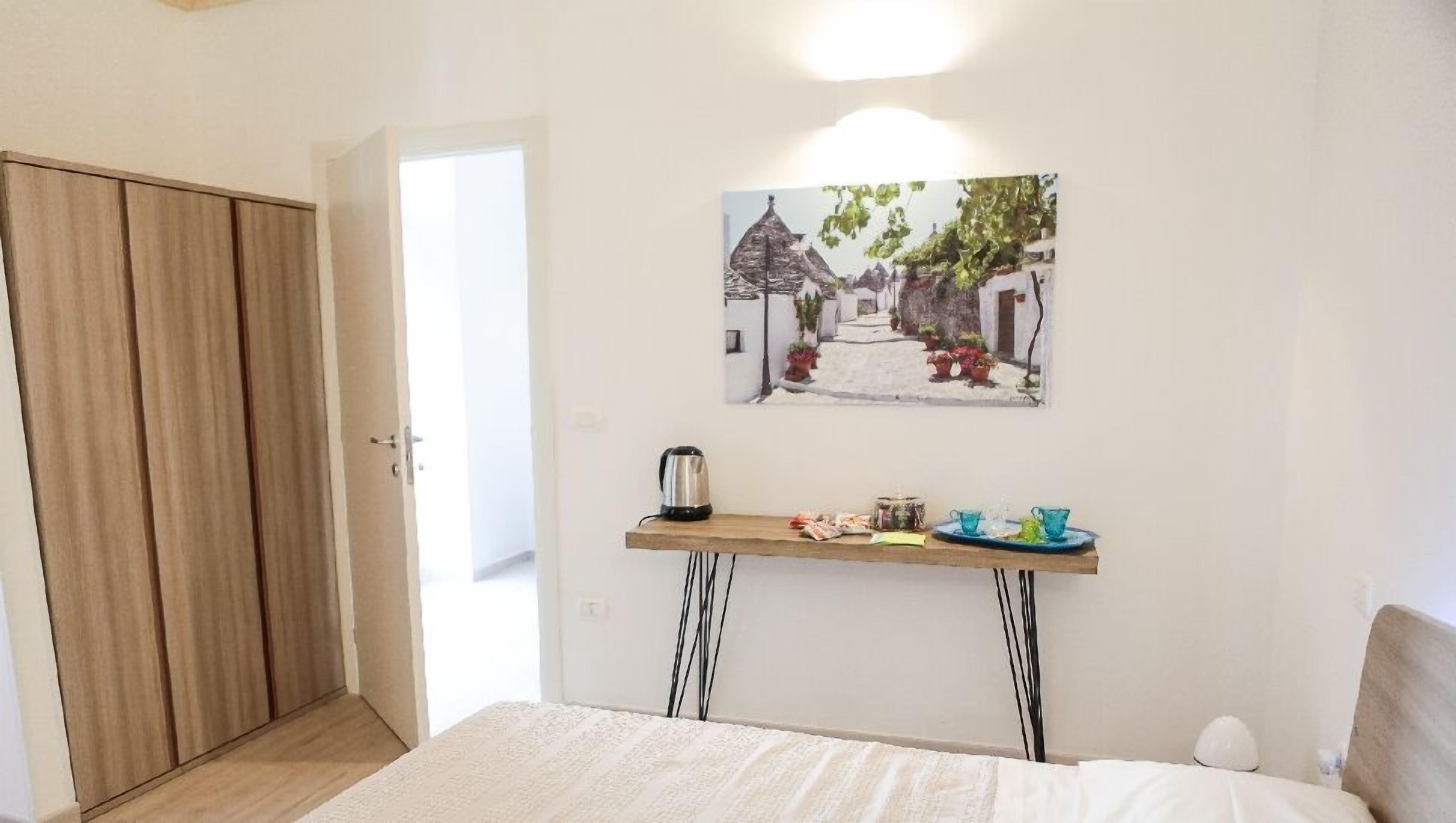 Camera (A) | Una scrivania, insonorizzazione, culle/letti per bambini (gratuiti)