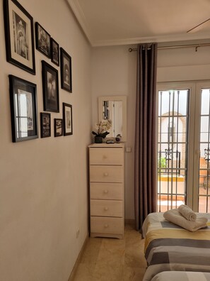 3 bedrooms, iron/ironing board, travel cot, free WiFi