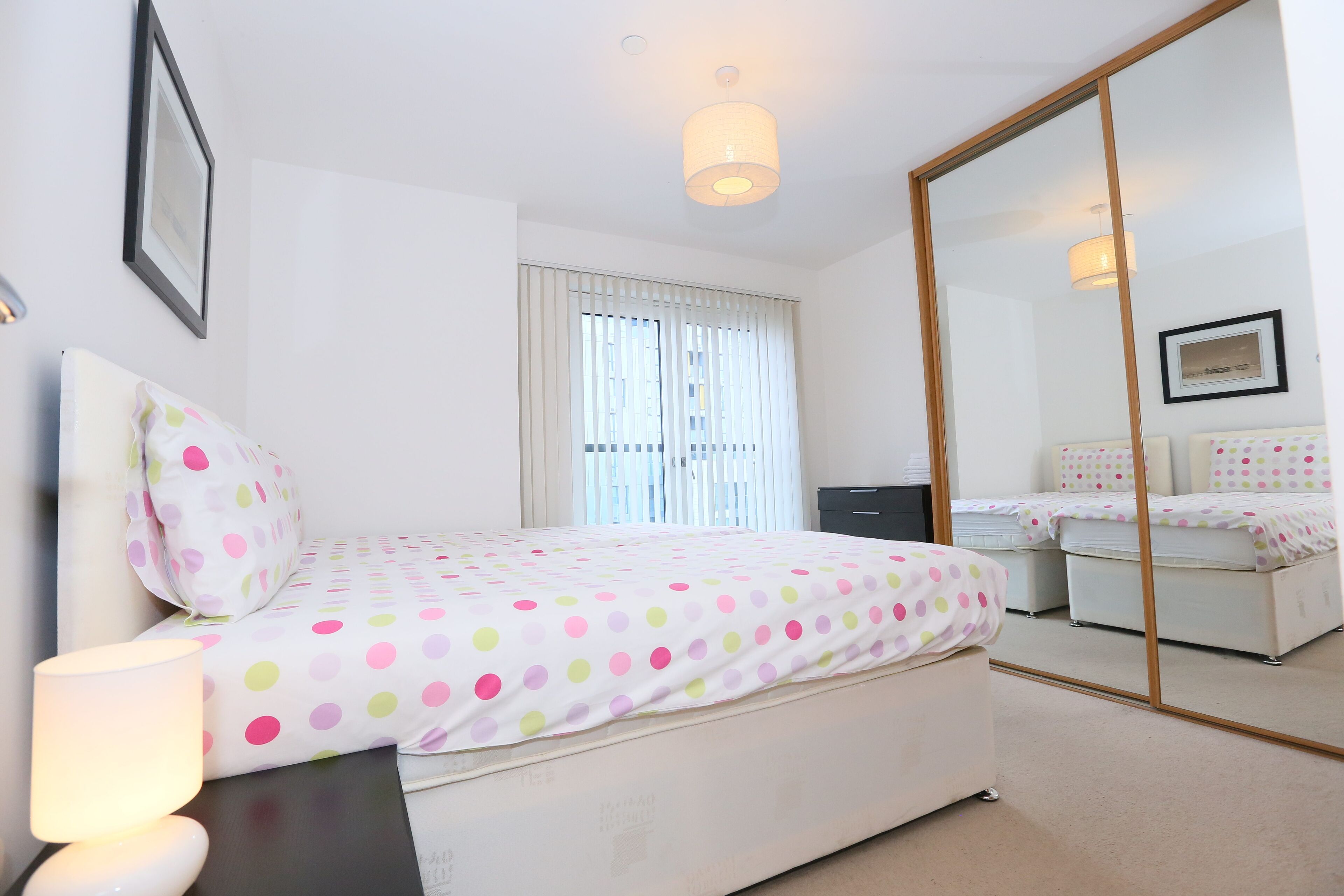 Modern Three bedroom apartment R0168