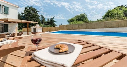 Villa Antica, rustikales dalmatisches Haus mit Pool