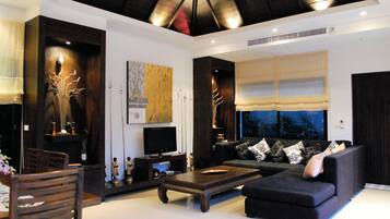 Een smart-tv, een dvd-speler, boeken en een filmbibliotheek