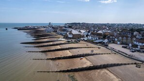 Beach nearby, sun loungers, beach towels