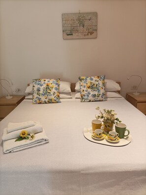 1 bedroom, in-room safe, iron/ironing board, free WiFi
