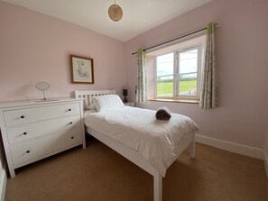 3 bedrooms, iron/ironing board, travel crib, free WiFi