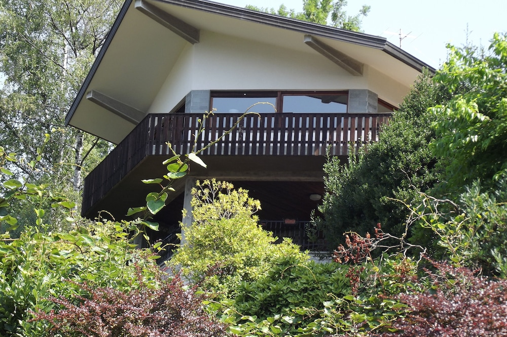 Charming Villa Francione - Private Gardens and Breathtaking views