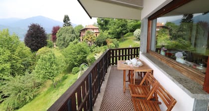Charming Villa Francione - Private gardens and stunning views