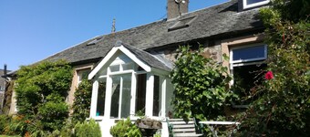 Traditional stone cottage in Stirling