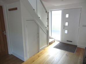 Interior - Camana Modern Stunning Self Catering Home Carbis Bay Sea Glimpses Parking Wifi (Cornwall)