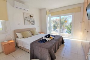 3 bedrooms, in-room safe, WiFi, bed sheets - Unique Exclusive Corner Sea View Villa - WIFI & Private Pool (Protaras)