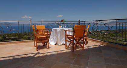 Villa de lujo de 5 dormitorios, piscina privada, aire acondicionado. Espectaculares vistas al mar.