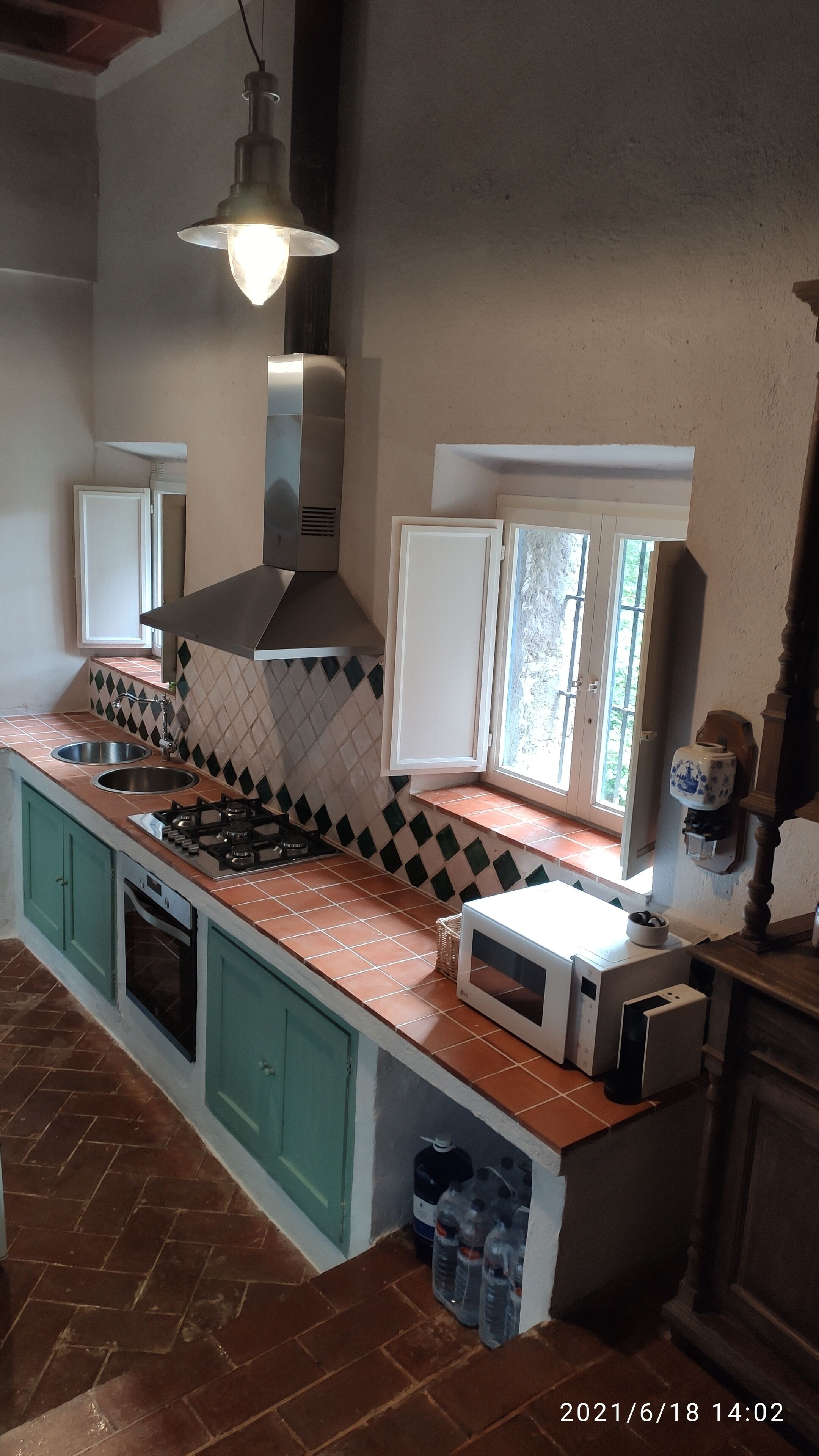 Beautiful romantic Watermill on waterfront in natural park, 40 min from Madrid.