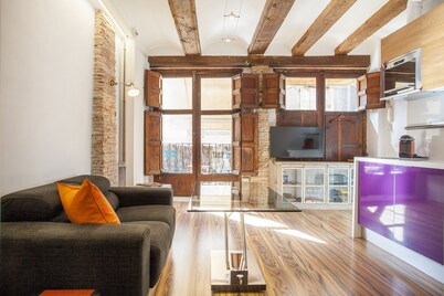 CHARMING STUDIO AT THE CATHEDRAL. (STRICTLY TWO PEOPLE)