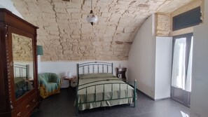 3 bedrooms, iron/ironing board, travel cot, free WiFi - Sicily - Typical  holiday villa with swimming pool 6 Pax (Ragusa)