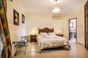 4 bedrooms, in-room safe, iron/ironing board, free WiFi