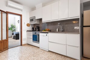 Fridge, microwave, oven, dishwasher