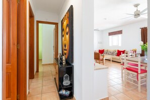 Televisión, chimenea y tenis de mesa 