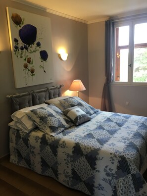 4 slaapkamers, een strijkplank/strijkijzer, wifi, beddengoed