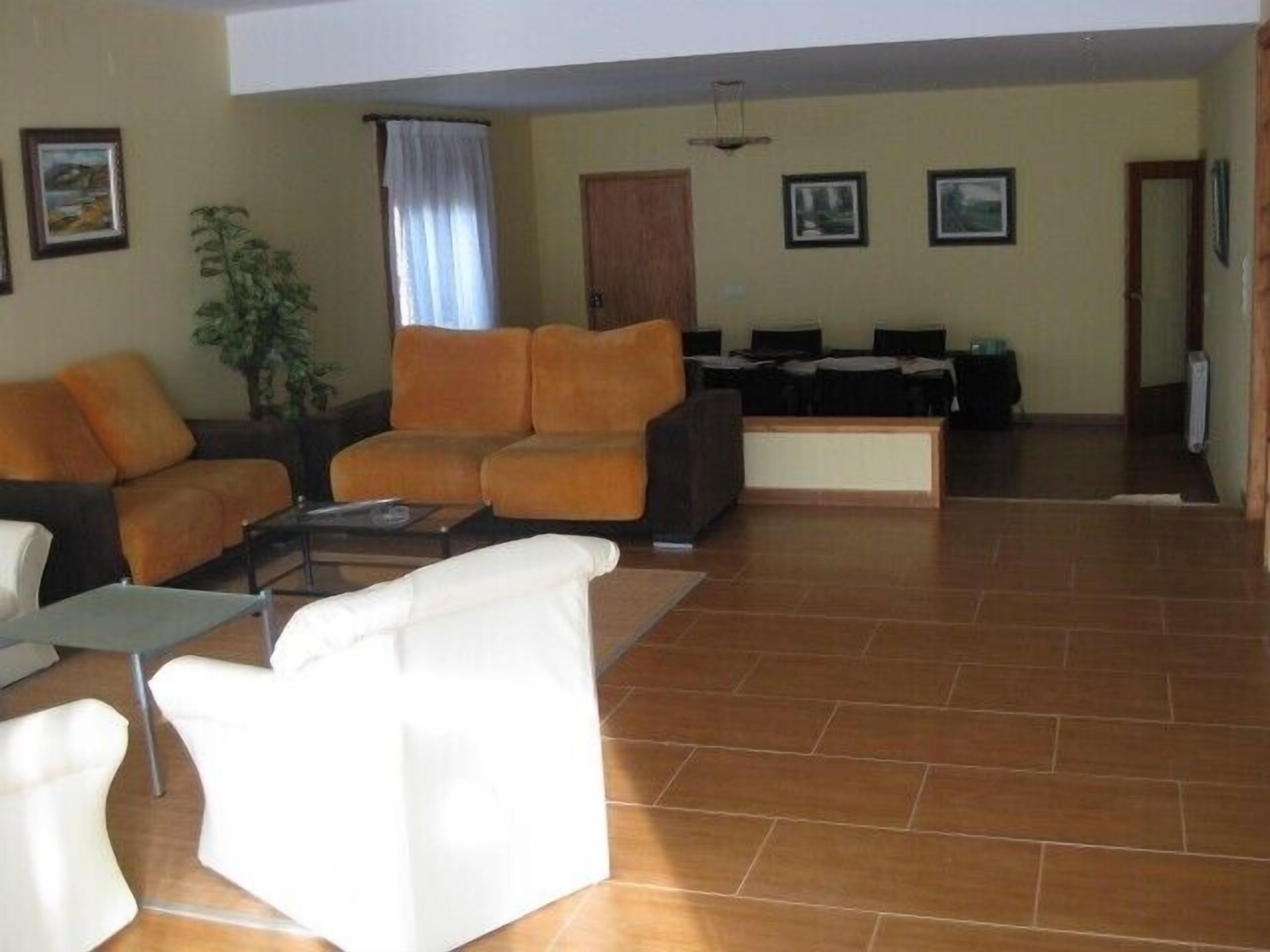 SEPTEMBER OFFERS, OCTOBER.Chalet 900m beach.Smoking allowed.Animals allowed