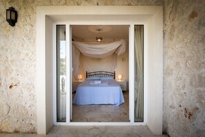 5 Schlafzimmer, Schreibtisch, Bügeleisen/Bügelbrett, Reisekinderbett