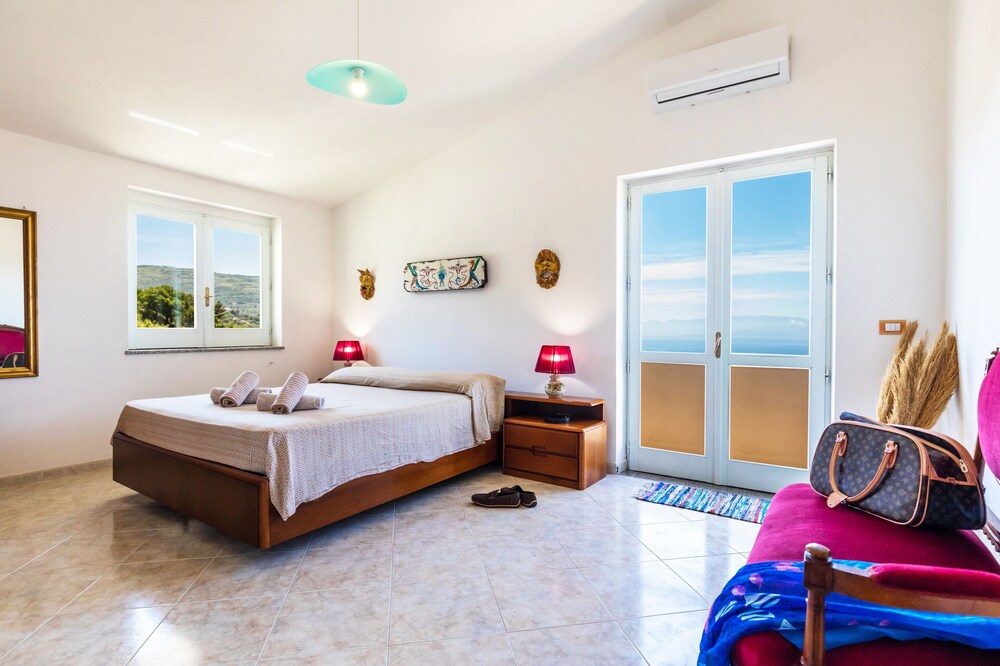 Panoramic Apartment - The Olive Tree