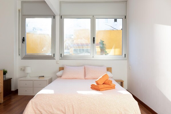 2 bedrooms, Internet, bed sheets