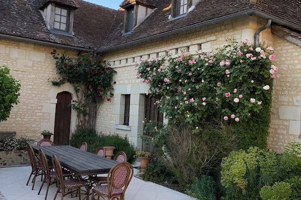 La terrasse du logis de la COQUETIERE