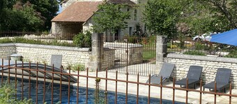 Ancien fief du XVI siècle et ses jardins luxuriants: Le logis de la Coquetiere