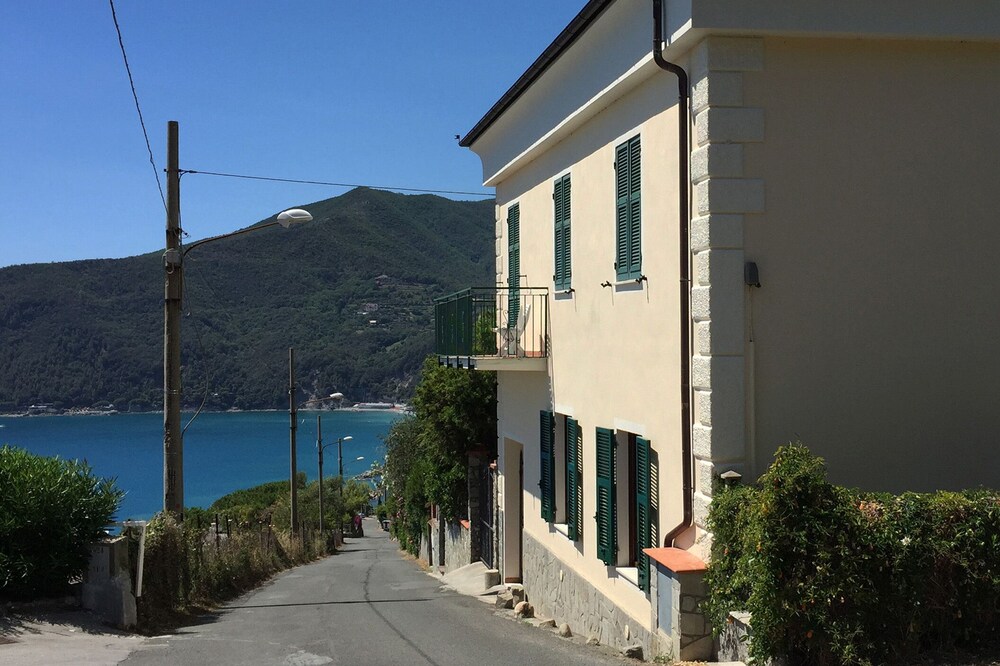 Holidays Moneglia, between Portofino and the Cinque Terre (CITRA 010037-LT-0242)