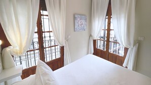 Room - Downtown apartment, Cathedral area  (Sevilla)