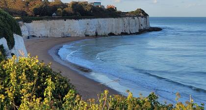 Stunning View -best location ! Walk everywhere