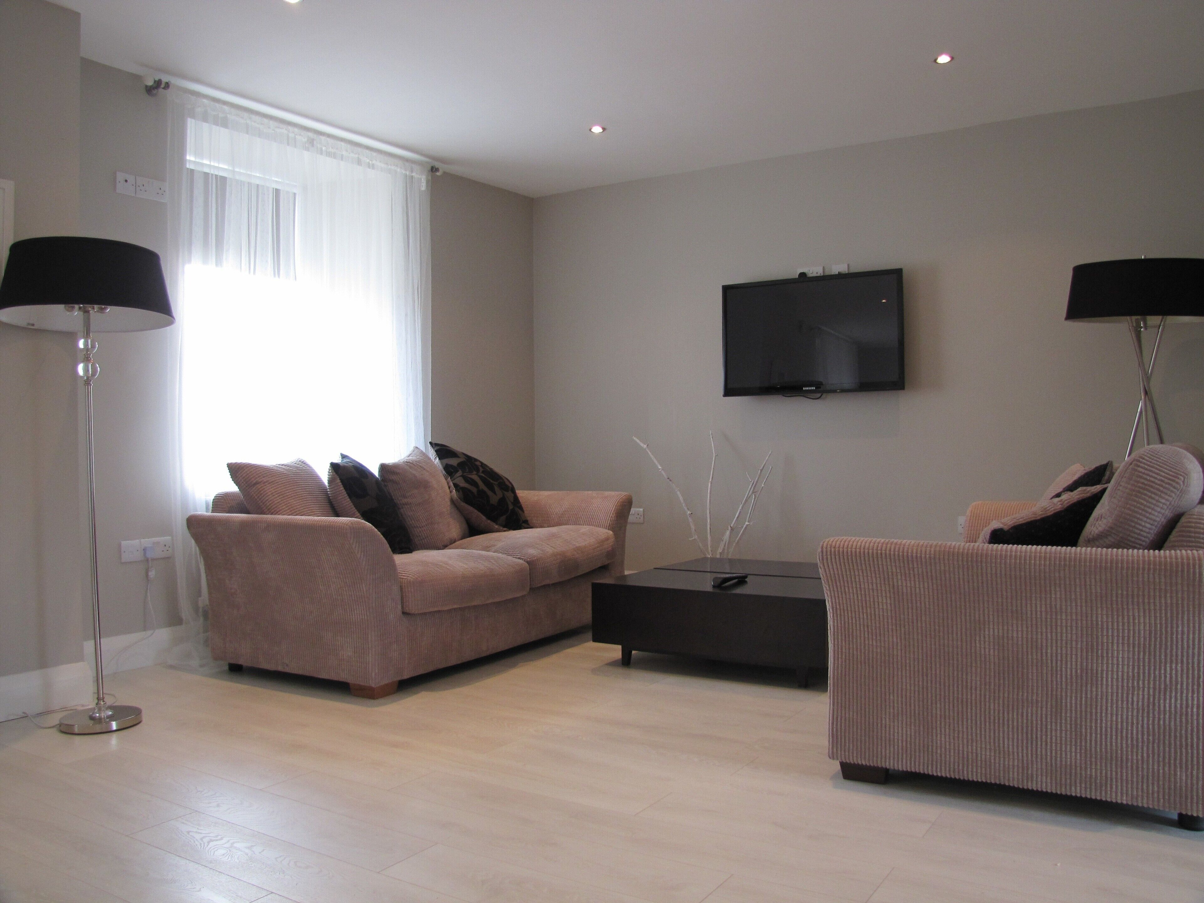 3 bedroom, sleeps 6, beautiful Village in the centre of Ireland 