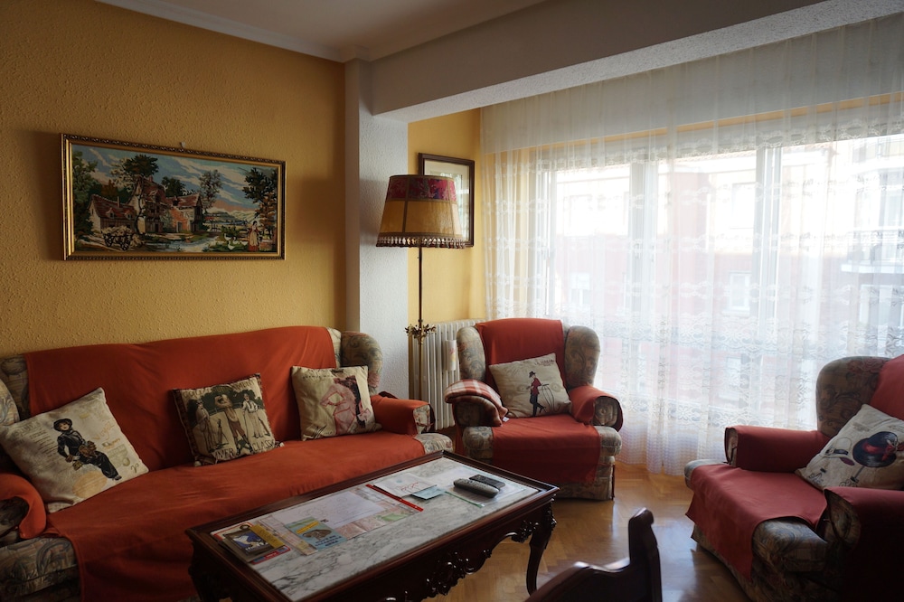Apartment in the heart of Leon, comfortable, spacious and fully equipped.