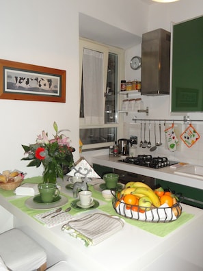 冰箱、烤箱、炉灶、茶具/咖啡用具