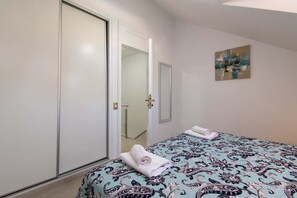 2 bedrooms, iron/ironing board, free WiFi, bed sheets - Parque Santiago II Duplex (Playa de Las Americas)