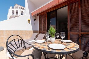 Outdoor dining - Parque Santiago II Duplex (Playa de Las Americas)