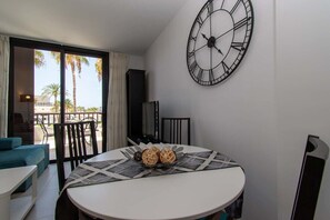 Dining - Parque Santiago II Duplex (Playa de Las Americas)