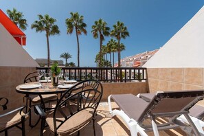 Outdoor dining - Parque Santiago II Duplex (Playa de Las Americas)