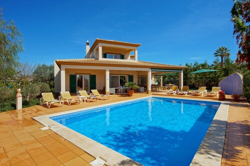 Luxury Villa, 6 Adults, 3 Children 2 Babies, Heatable Pool, A Playground, Sea 