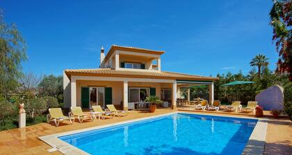 Luxury Villa, 6 Adults, 3 Children 2 Babies, Heatable Pool, A Playground, Sea