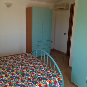 2 bedrooms, iron/ironing board, travel crib, free WiFi